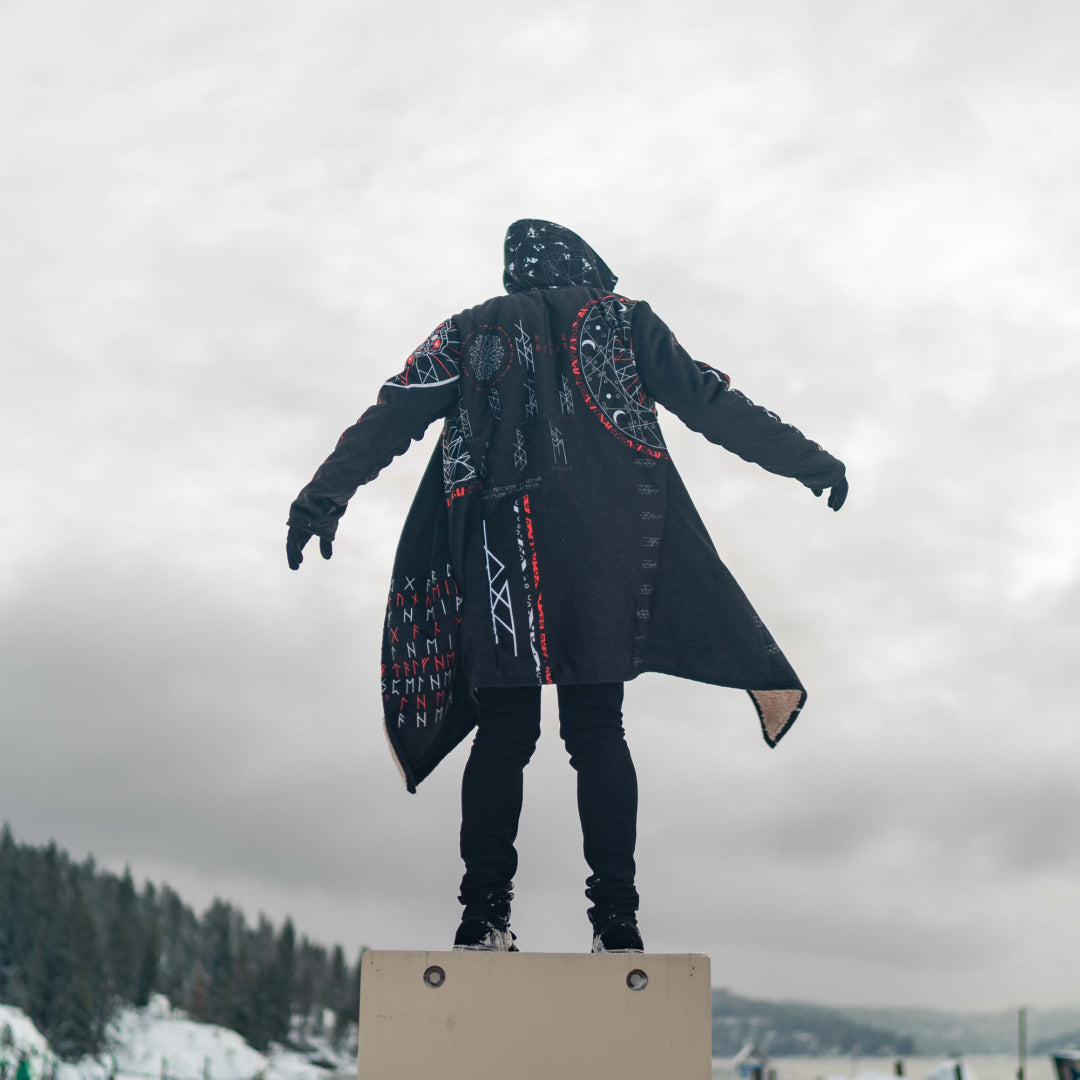Nine Worlds Cloak – Lunafide