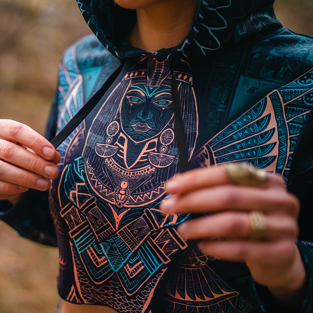 Crop Hoodie Queen Aset Crop Hoodie