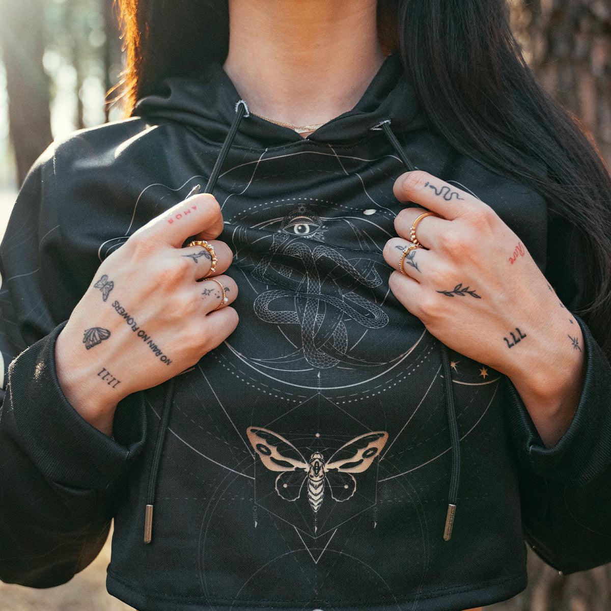 Crop Hoodie XS Luna Crop Hoodie WICCA_222A_XS