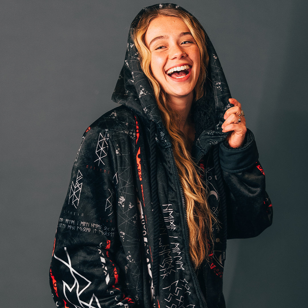 Nine Worlds Ultra Cloak – Lunafide